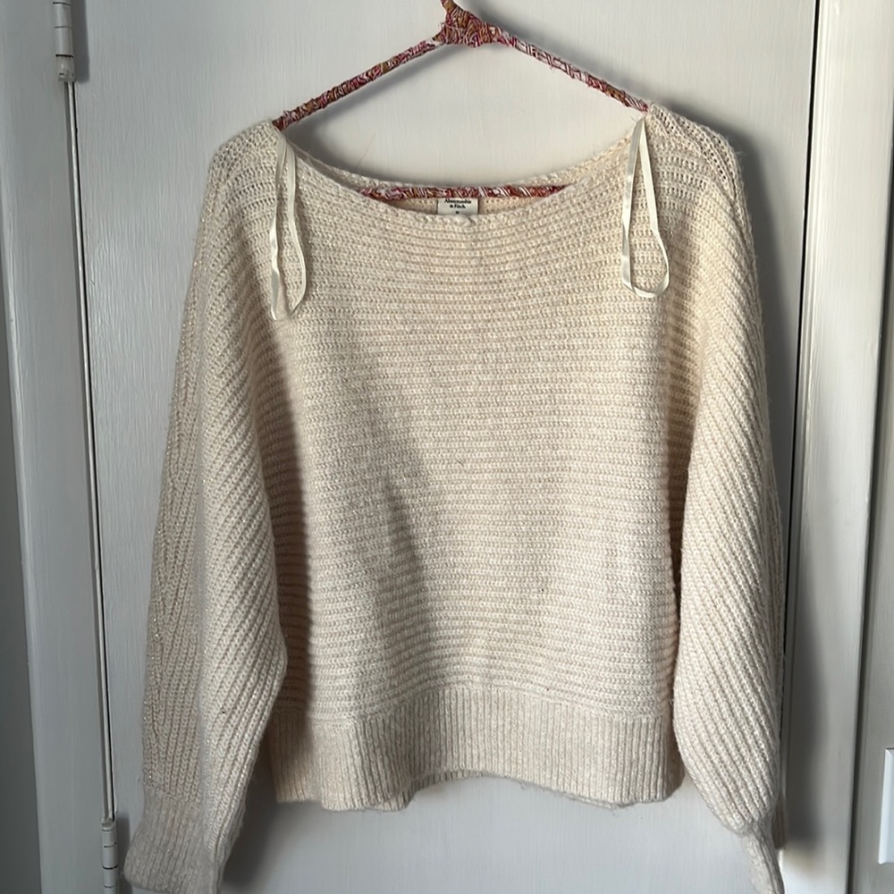 Abercrombie & Fitch Sweater